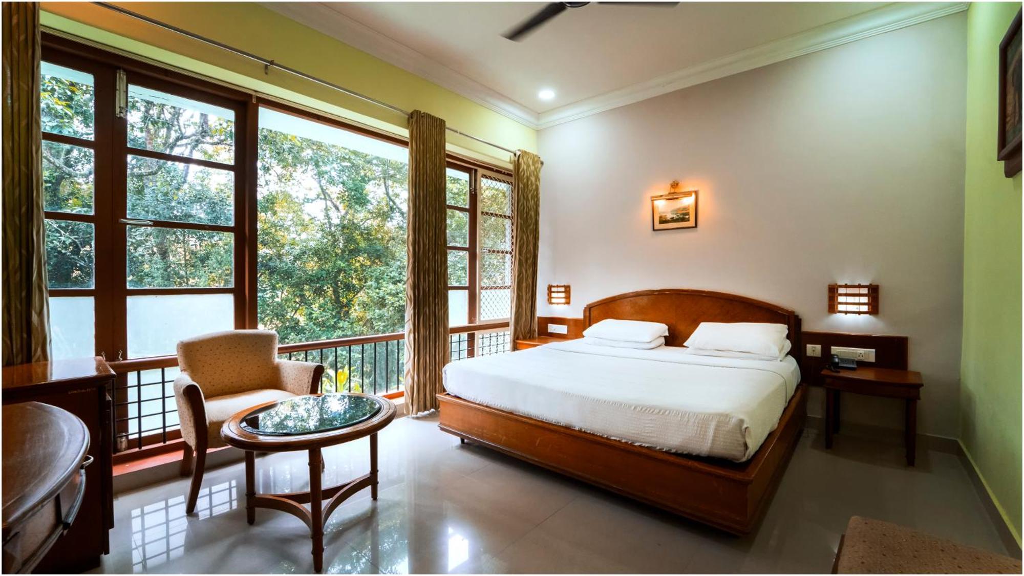 Aranya Nivas Hotel Thekkady Exterior photo
