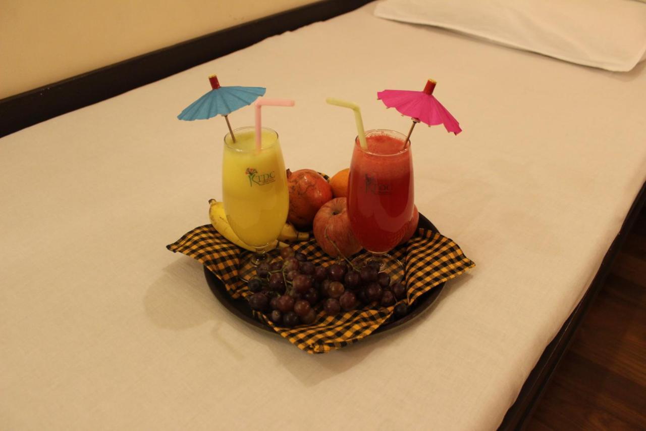 Aranya Nivas Hotel Thekkady Exterior photo